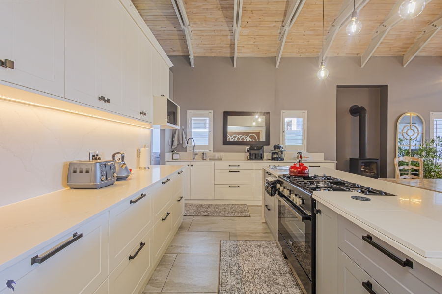 3 Bedroom Property for Sale in Calypso Beach Western Cape